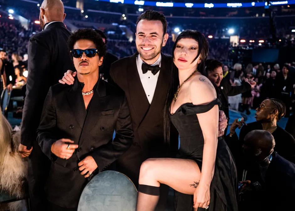 导演本, 年的铁杆球